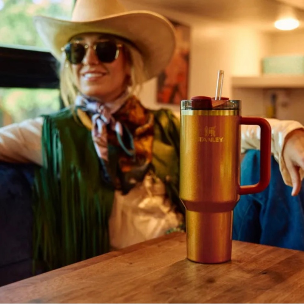 🌟 Ready to Ship! Stanley X Lainey Wilson County Gold Quencher H2.0 40oz 🌟🎁🎄
